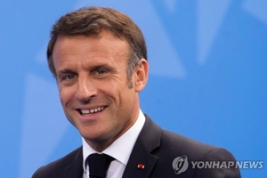 마크롱, 트럼프 직격… “몇 주 폭격 후 아무 방안없이 철수? 최악”