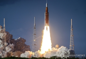 “인류를 향해 달에 가다”…54년 만에 유인 달 탐사 재개