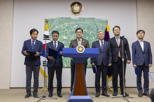 [사설] 권력구조 개편 빠진 개헌… 졸속으로 추진할 일 결코 아니다
