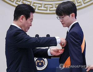 ‘LoL 황제’ 페이커 우표 나온다…10월 발행