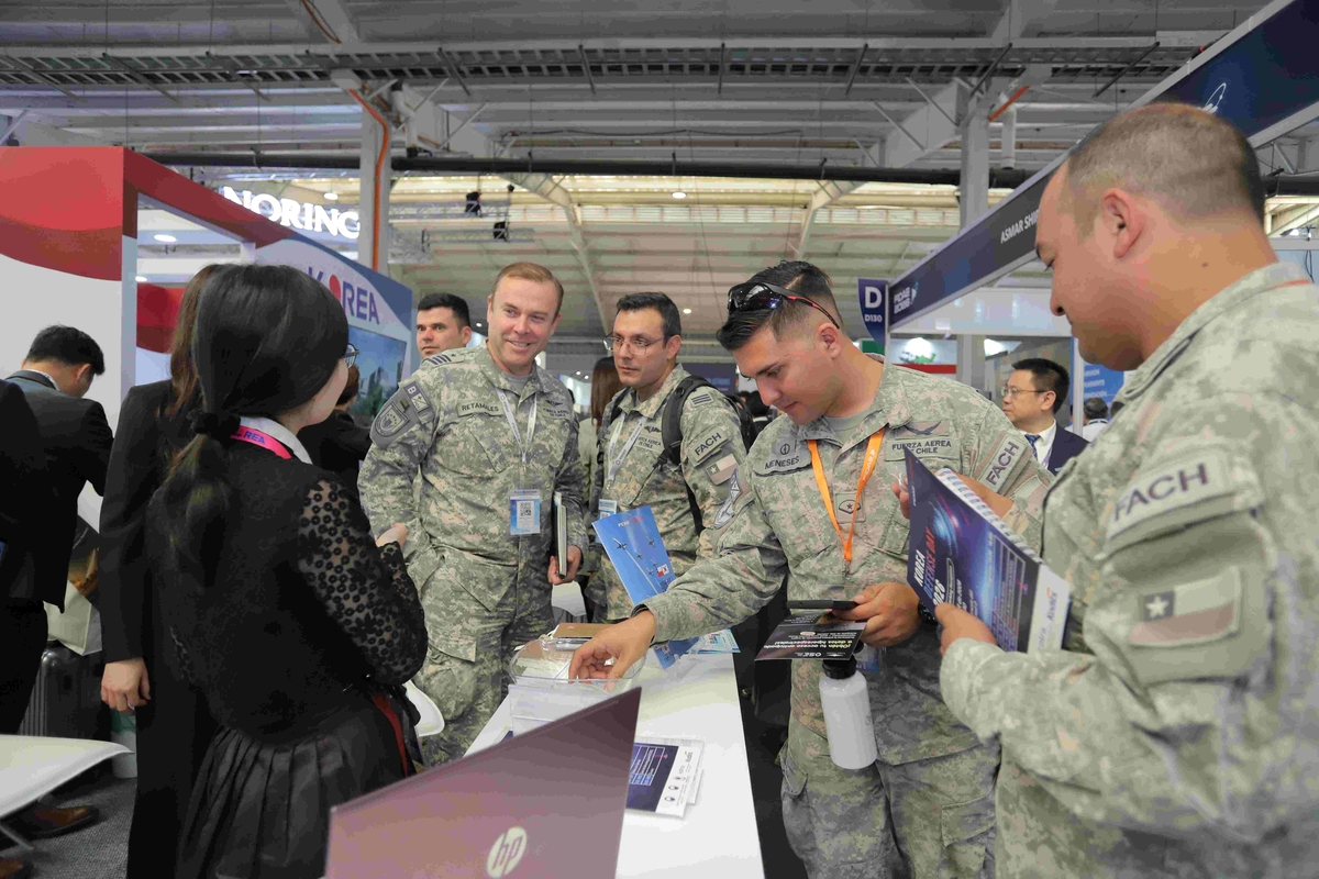 K-방산, 중남미 공략 시동...수출 200억달러 기대 - 뉴스 썸네일 이미지