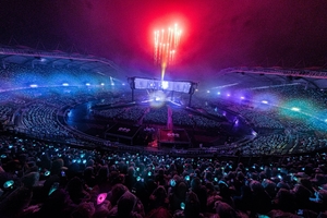 BTS 공연 팔찌 500개 도난… 경찰, ‘막강 권력’ 들고 튄 남성 추적중