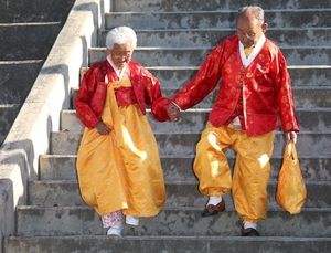 “소녀 같던 할머니, 할아버지 곁으로”… ‘님아 그 강을 건너지 마오’ 강계열 할머니 별세