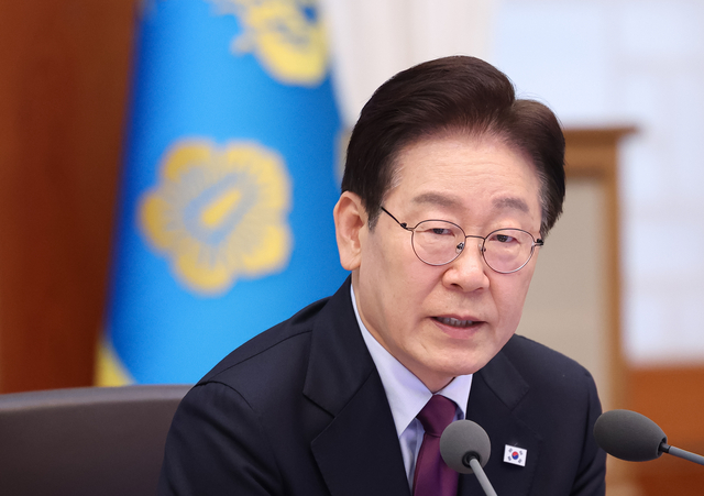 이재명 대통령이 9일 청와대에서 열린 수석보좌관회의에서 발언하고 있다.  [연합뉴스]
