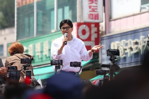 한동훈 “중동전쟁 가짜뉴스 급발진 비판에 ‘매국노’란 李…권력자 객기로 국민고통”
