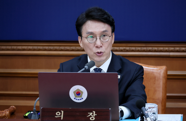 김민석 국무총리가 11일 서울 종로구 정부서울청사에서 열린 임시국무회의에서 발언하고 있다.   [연합뉴스]