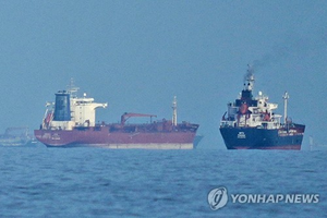 [속보] 미군 “이란 왕래 아닌 호르무즈 항해 안 막겠다”<로이터>