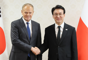 김민석 “계엄 때 제거 명단에”… 폴란드 총리 “나도 비슷한 경험” 공감대