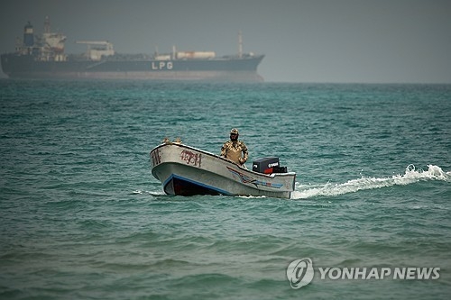 홍해 입구 바브엘만데브 해협. AP=연합뉴스