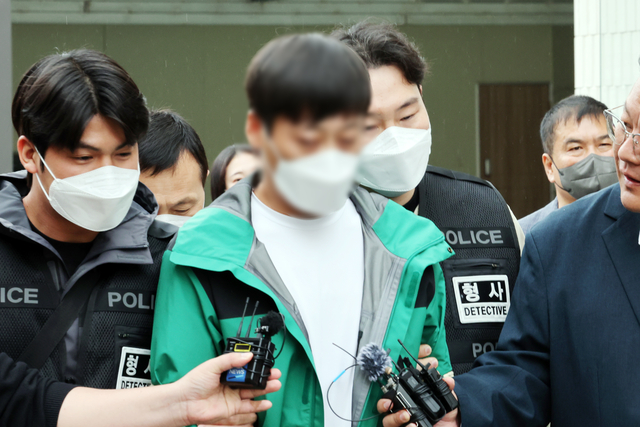 영장실질심사 마친 ‘완도 냉동창고’ 토치 작업 중국인. 연합뉴스