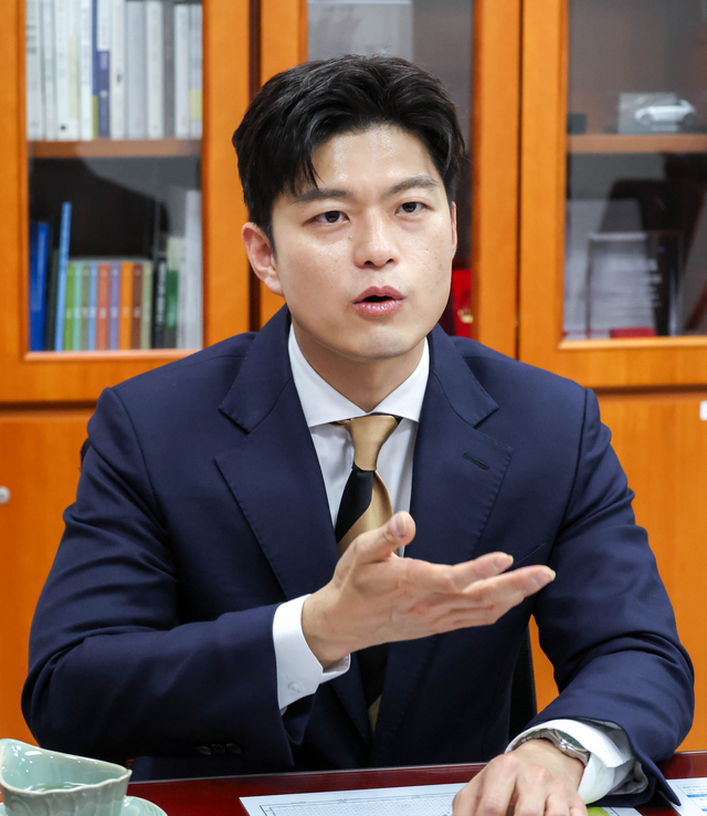 김용태 국민의힘 국회의원이 14일 여의도 의원회관에서 디지털타임스와 인터뷰를 하고 있다. 이슬기 기자 9904sul@