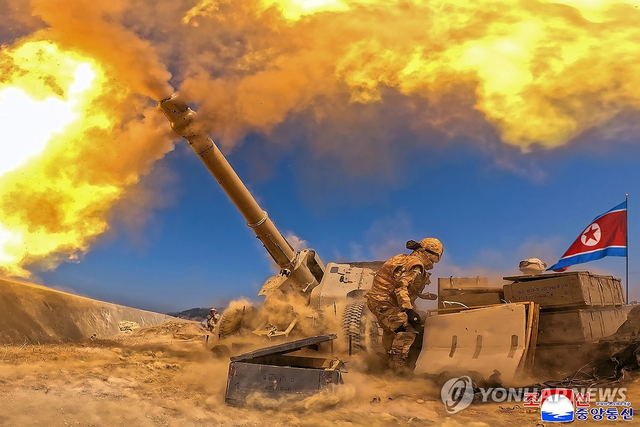 인민군 서부지구 대연합부대 예하 포병구분대 포사격 경기. 조선중앙통신=연합뉴스