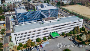 [속보] 집회 현장서 출차하는 차량, 막아서던 노조원들과 추돌…심정지 등 3명 사상