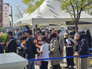 ‘동탄 파라곤 3차’ 견본주택 개관, 중대형 평면 구성에 방문객 발길 이어져