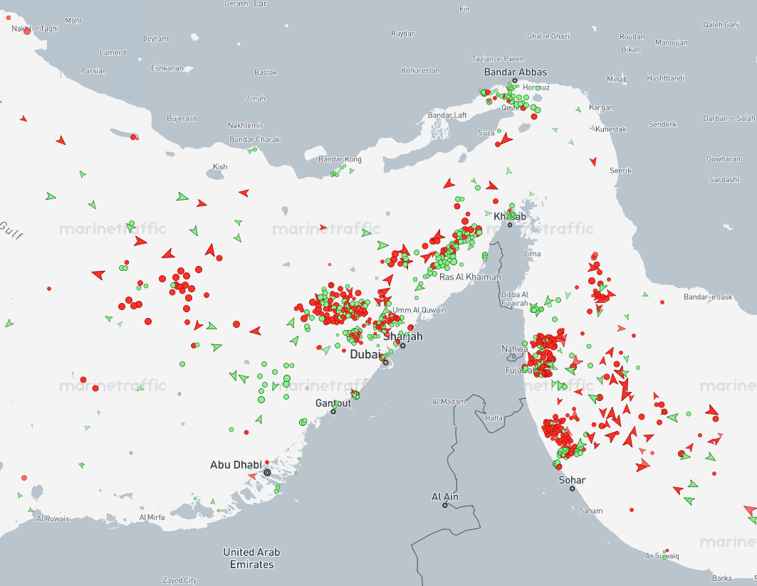 호르무즈에 줄 선 선박들, ‘대탈출’ 준비 시작됐다