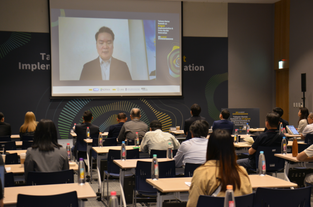 개회사를 하고 있는 노웨어브릿지 홍동표 대표. (노웨어브릿지 제공)