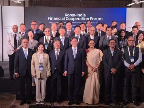 韓-인도 QR 결제 연동…이억원 “수수료 절감 효과 기대”