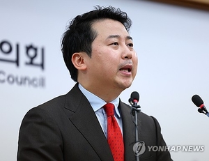 ‘한동훈 당원게시판 막말’ 주장 장예찬, 허위사실유포 혐의 경찰 조사