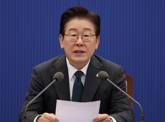 이재명 대통령이 7일 청와대 여민관에서 열린 수석보좌관회의에서 발언하고 있다. [연합뉴스]