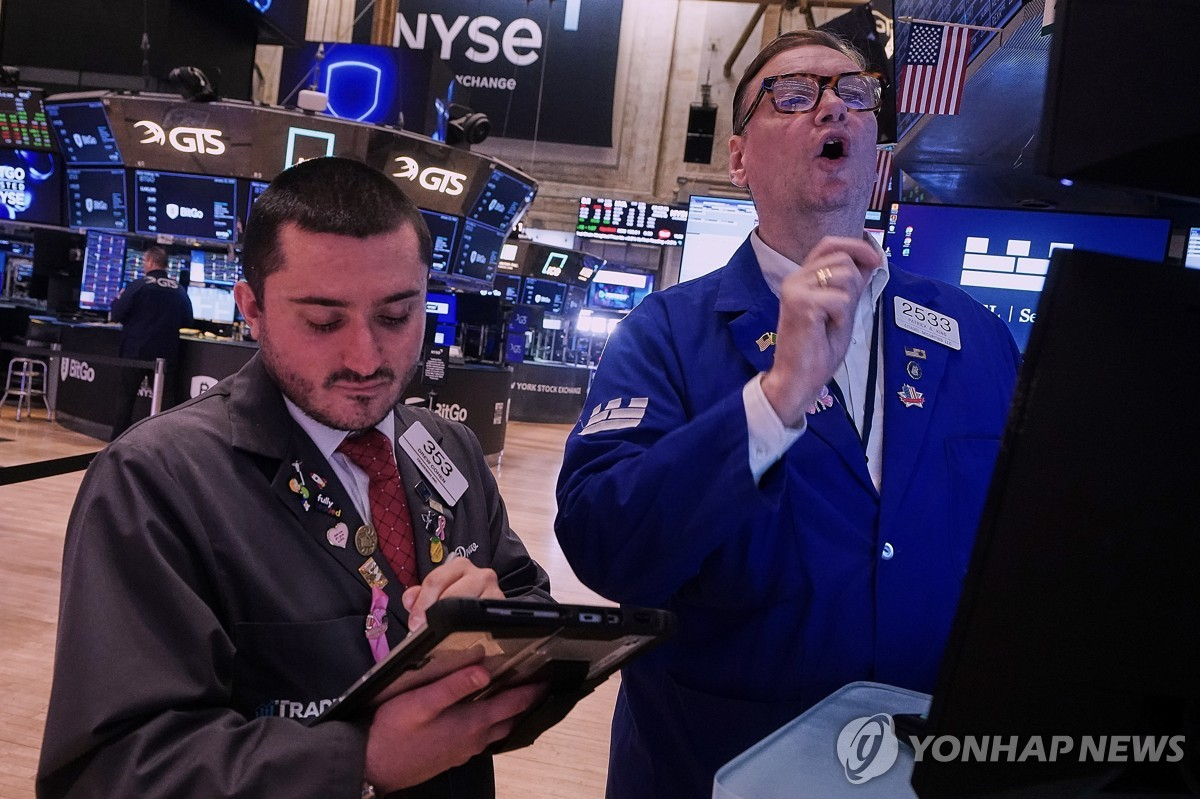 “중동 악재 비웃으며”…美 S&P500, 사상 첫 7400대 마감