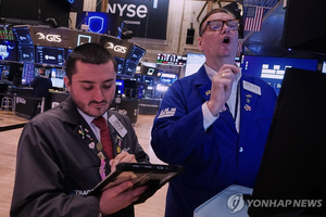 “중동 악재 비웃으며”…美 S&P500, 사상 첫 7400대 마감