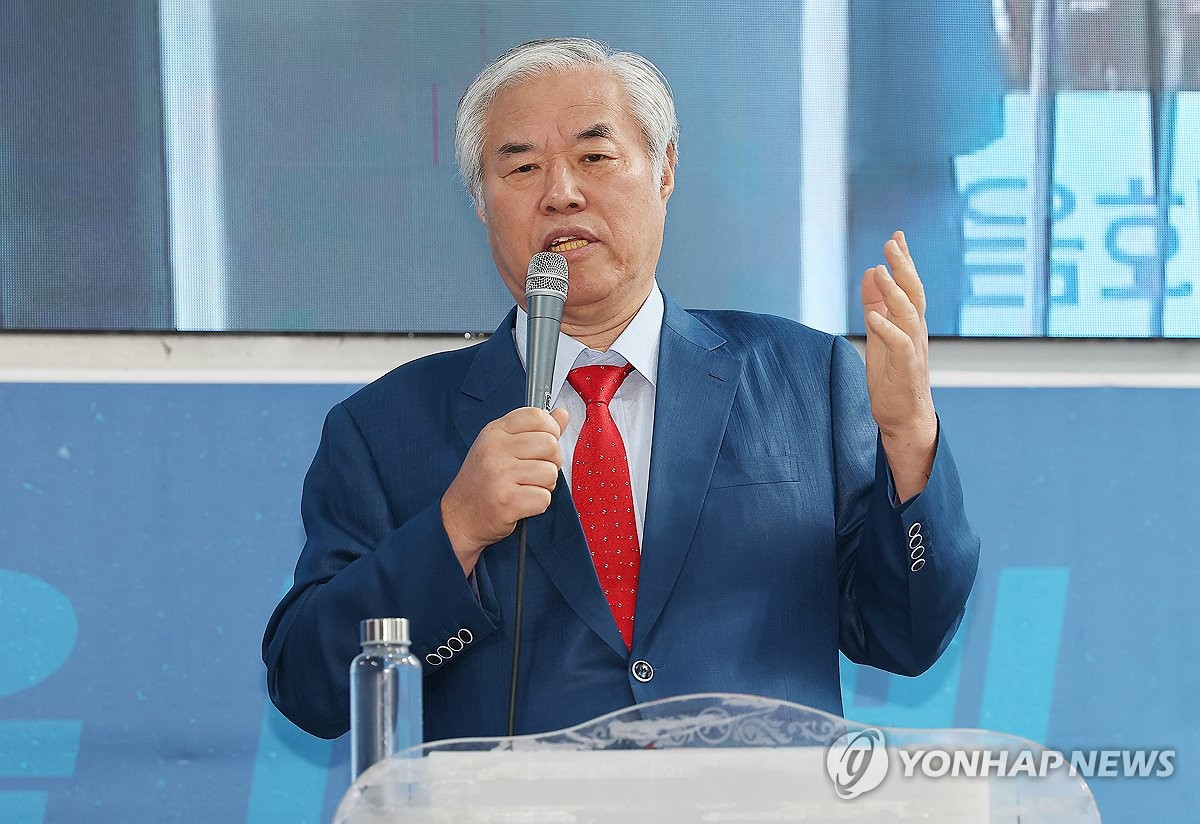 전광훈 측 “출국금지는 도피 낙인…건강 안좋고 얼굴 알려져 그럴 상황 아냐”