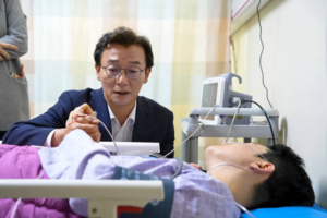 정이한, 병원 이송으로 ‘단식 농성’… 전재수·박형준 “토론 방안 강구”