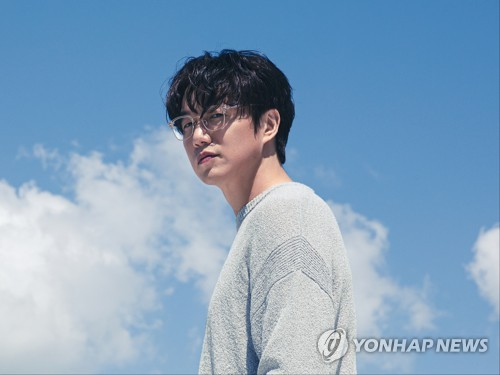 ‘미등록 기획사’ 운영 성시경 누나 기소유예…성시경 불송치