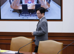 노동장관, 삼성전자 경영단 만나 “대화 적극 나서달라” 중재 나서