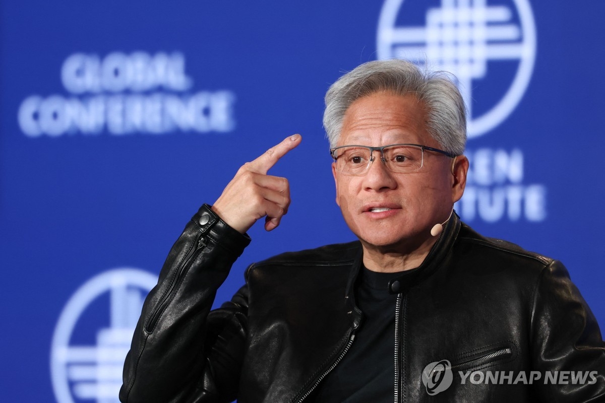 H200 구매 거절 中에 젠슨 황 “결국 AI칩 시장 개방할 것”