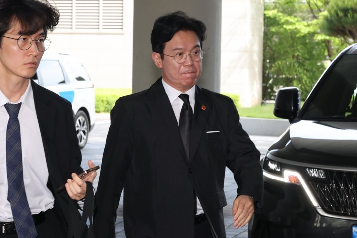 삼성전자 노사 교섭 재개한다…정부, 직접 중재