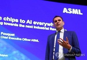 ASML 최고경영자 “반도체 공급 부족 당분간 지속”