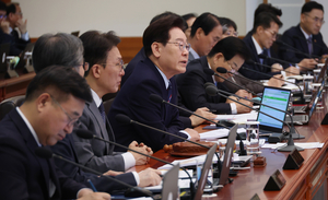 공공의사 15년 의무복무 법안 통과… 주가조작 포상금 ‘30억 상한’도 폐지