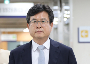 [속보] ‘사후 계엄선포문 작성’ 강의구에 징역 1년 6개월 선고