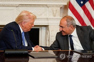 트럼프, 아르메니아 총리 지지에 러 강력 반발…“가스공급 중단” 위협