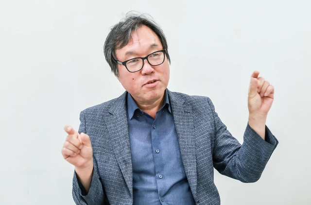 김일규 한국전자통신연구원(ETRI) 이동통신연구본부장이 31일 서울 중구 6G 포럼 사무실에서 디지털타임스와 만나 인터뷰하고 있다. 박동욱 기자 fufus@
