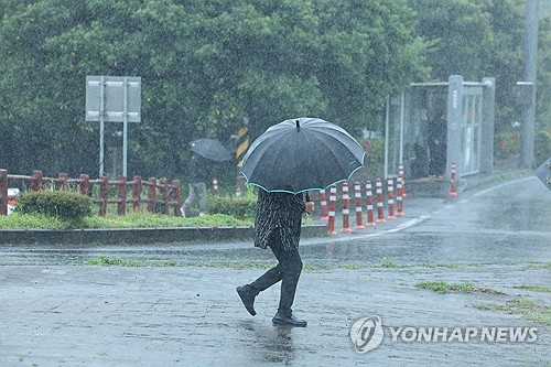 거센 비 쏟아지는 제주 [연합뉴스]