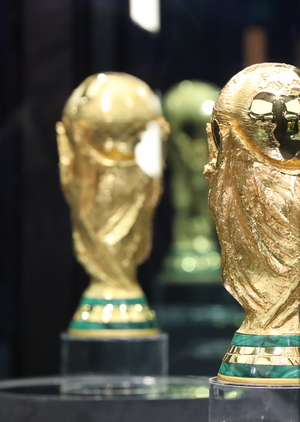 한발 물러선 FIFA…“열지 않은 생수 1병 반입은 허용”