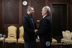 파키스탄 실권자, 이란 최고지도자에 친서 전달…중재 노력 지속