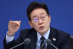 李대통령 지지율 55.2%, 3주 연속↓…민주 41.8% vs 국힘 41.1% [리얼미터]