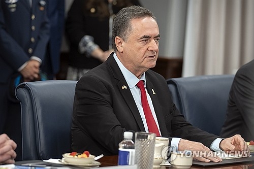 [속보] 이스라엘군 “이란 군사 목표물 타격”…테헤란 등 여러차례 폭발음