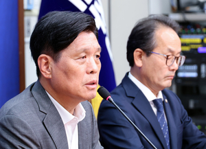 [속보] 민주 “당대표 선출 전당대회, 8월 17일 개최 공감대”