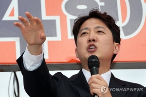 [속보] 이준석 “장동혁 사전투표 폐지론, 투표 기회 뺏는 적반하장”