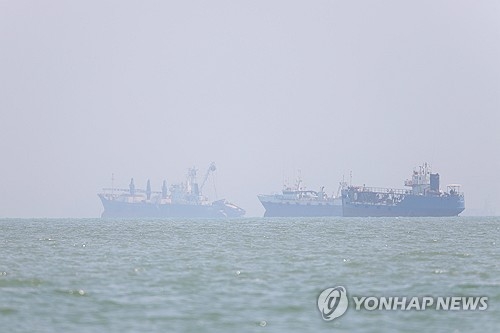 종전 앞두고 미·이란, 호르무즈 해협서 드론·전투기 충돌