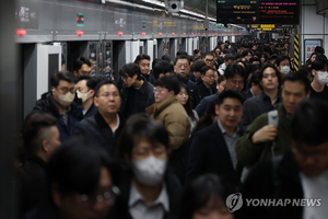 전철 잘못 내려도 추가요금 없다…20일부터 ‘15분 재승차’