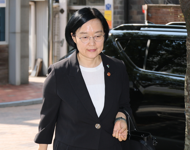 출근하는 한성숙 국무총리 후보자. 연합뉴스.