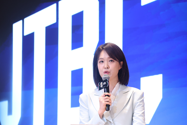안나경 JTBC 아나운서가 지난달 21일 서울 중구 앰배서더 서울 풀만에서 열린 JTBC 2026 국제축구연맹(FIFA) 북중미 월드컵 기자간담회를 진행하고 있다. 연합뉴스