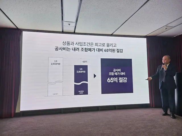 심재석 DL이앤씨 도시정비사업팀 남부사업소 팀장이 16일 서울 양천구 오목교역 인근 '아크로 목동리젠시' 홍보관에서 목동6단지 재건축 사업 제안서를 설명하고 있다. 박순원기자 ssun@dt.co.kr
