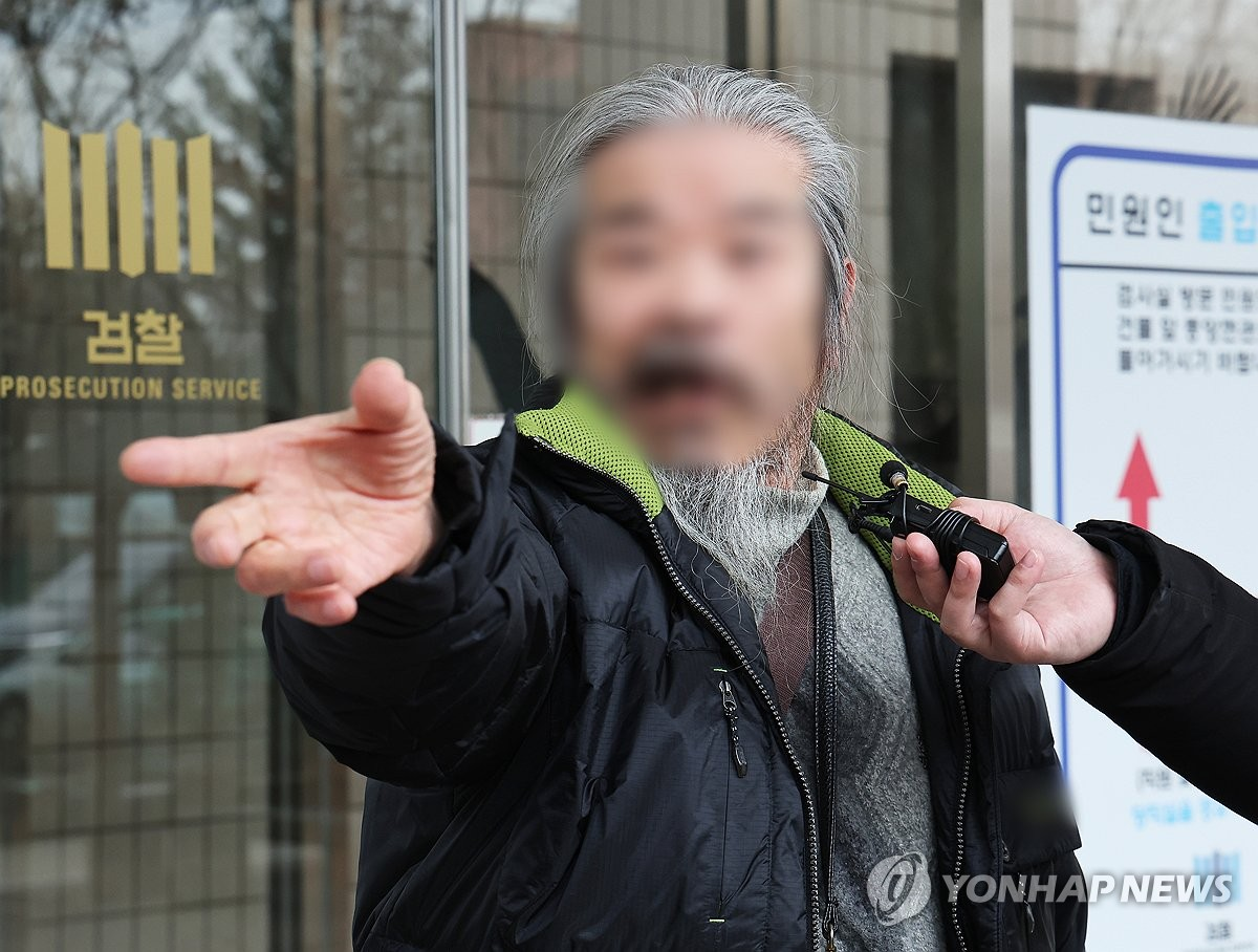 ‘전자발찌 훼손·무단외출’ 조두순, 2심도 징역 8월·치료감호