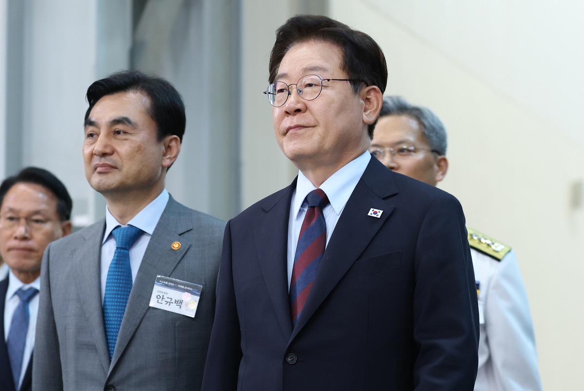 안규백 국방장관 탄핵청원 나흘째 급증 7.5만명&hellip;사관학교 폐합 중단 5만 육박